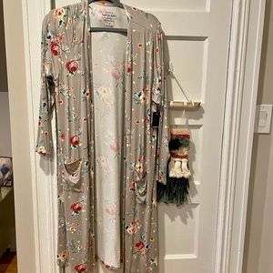 ✨ TORRID Super Soft Duster ✨